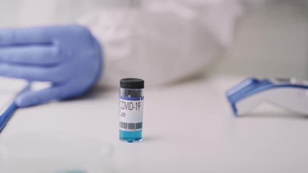 Video Das Eine Coronavirus Heilung Einem Ampulle Zeigt Aufnahme Mit — Stockvideo