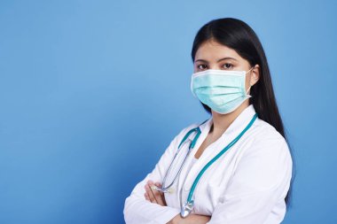 Asyalı kadın doktor portresi.