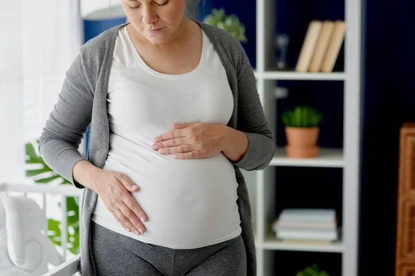 Horizontální Obraz Těhotné Ženy Hladící Její Břicho — Stock fotografie