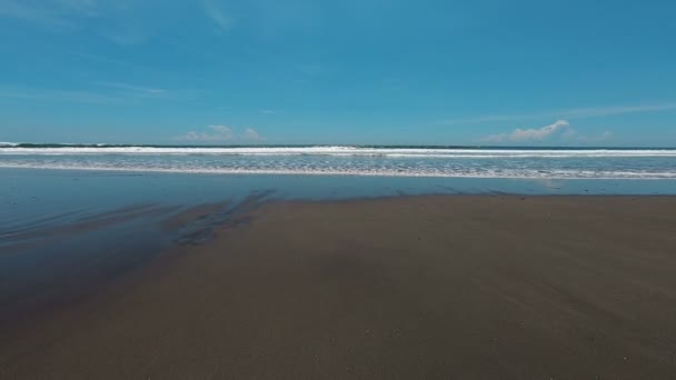 Video Empty Sandy Beach Sea Waves Clouds — Stock Video