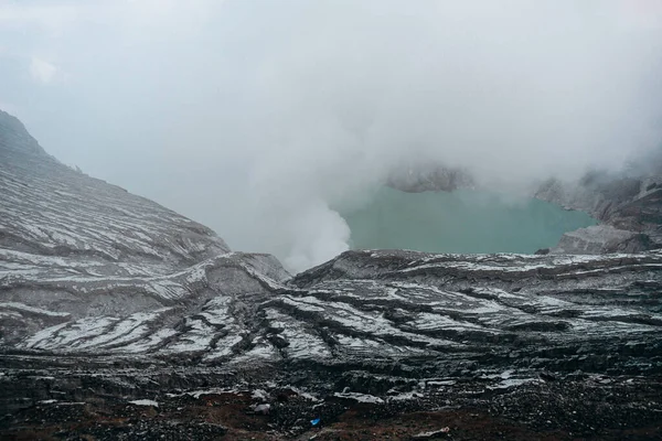Foto Cratera Vulcânica Fumaça Ilha Java Indonésia — Fotografia de Stock