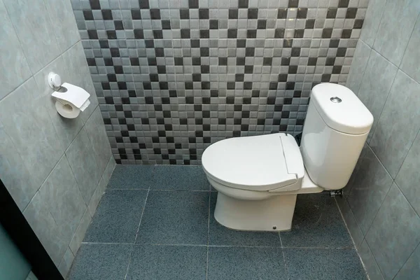 Photo White Closed Toilet Toilet Room Ceramic Walls — Stock Photo, Image