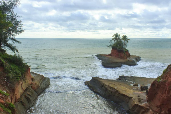Praias Íngremes Recifes Costa Indonésia — Fotografia de Stock
