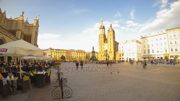 Plaza del Mercado de Cracovia. Time Lapse. Uso editorial solamente — Vídeo de stock