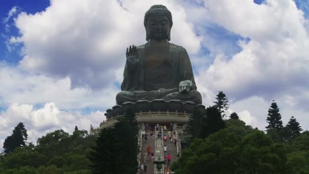 Gran Buda en Hong Kong y Turistas. Tiempo de caducidad — Vídeo de stock