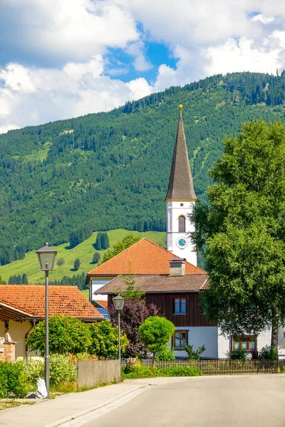 Bauernkirche in den Alpen — Stockfoto