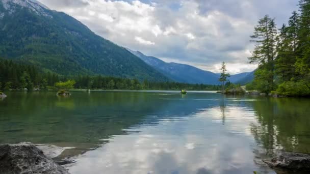 Vacationers Boating on Forest Lake. Time Lapse — Stock Video