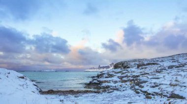 Bulutlar üzerinde kış Bay. Zaman atlamalı