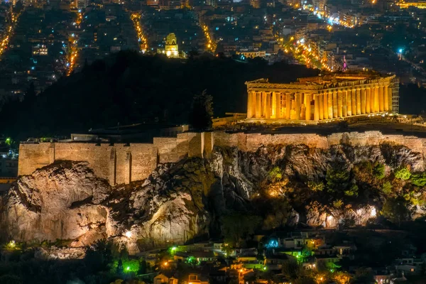 雅典和帕台农神庙夜灯 — 图库照片