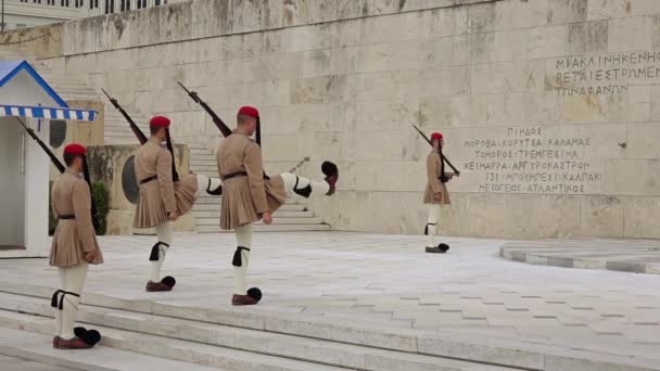 Griechenland Athen September 2019 Ehrenwache Grab Des Unbekannten Soldaten Zwei — Stockvideo