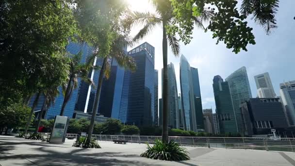 Singapour Marina Bay Promenade Par Temps Ensoleillé Des Gratte Ciel — Video