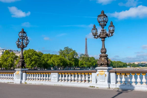 Fransa Paris Yaz Güneşli Bir Gün Köprüde Fenerler Var Alexandre — Stok fotoğraf