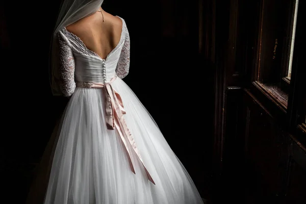 Rückansicht Einer Frau Eleganten Hochzeitskleid Mit Spitze — Stockfoto