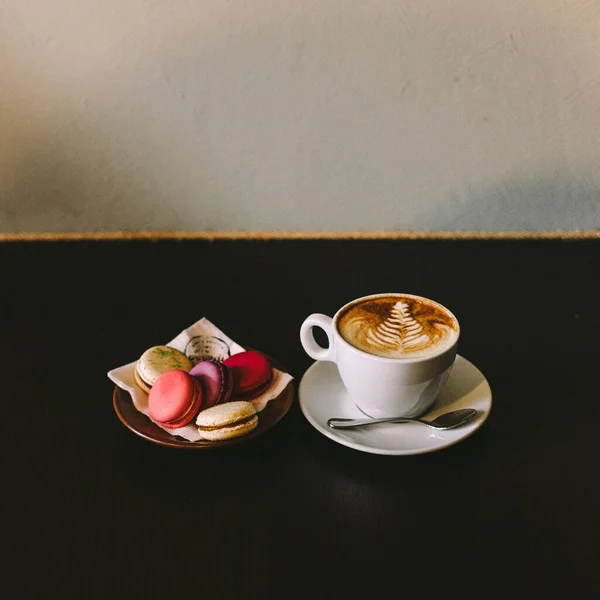 Cup Coffee Macarons Table — Stock Photo, Image