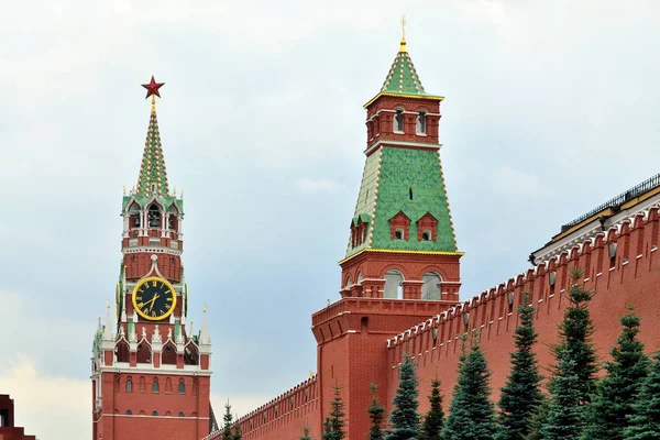 De toren van de Spasskaya van het Kremlin van Moskou. Moskou, Rusland — Stockfoto