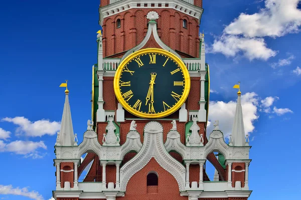 Torre de Spasskaya do Kremlin de Moscou close-up. Moscou, Rússia — Fotografia de Stock