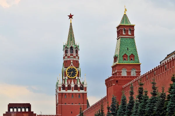 Tour Spasskaya du Kremlin de Moscou. Moscou, Russie — Photo