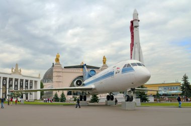 Moskova, Rusya - 12 Ağustos 2019: Moskova, Vdnh 'de Yak-42 yolcu uçağı