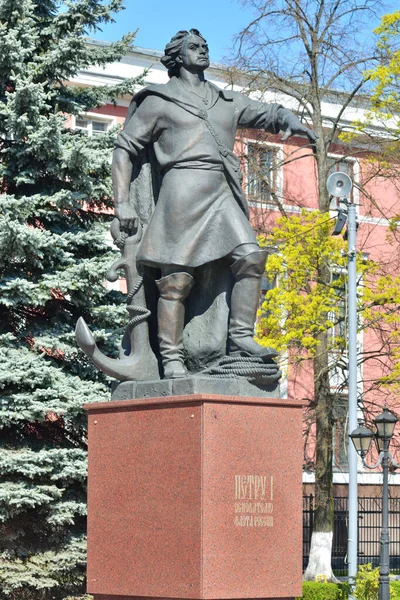 Kaliningrad, Ryssland - 20 april 2019: Peter den stores monument, Rysslands kejsare — Stockfoto