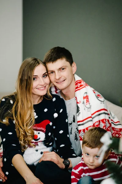 Happy Couple Celebrating Christmas Enjoys Each Other New Year Eve — Stockfoto