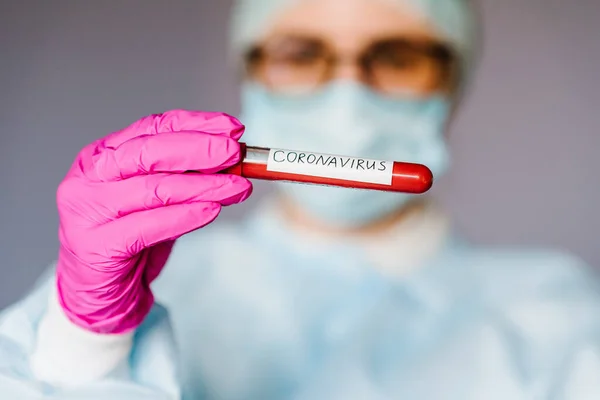 Stoppt Das Epidemische Coronavirus Krankenschwester Atemmaske Mit Bluttest Positives Ergebnis — Stockfoto