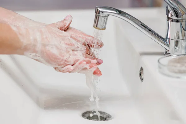 Vasker Hender Forebygging Coronavirus Vask Hendene Med Antibakteriell Såpe Varme – stockfoto