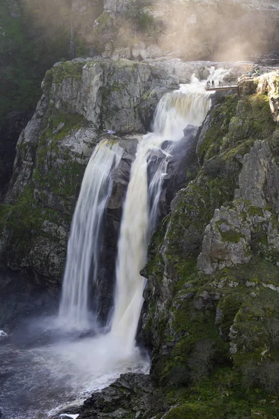 Wasserfall "pozo de los humos" Stockbild