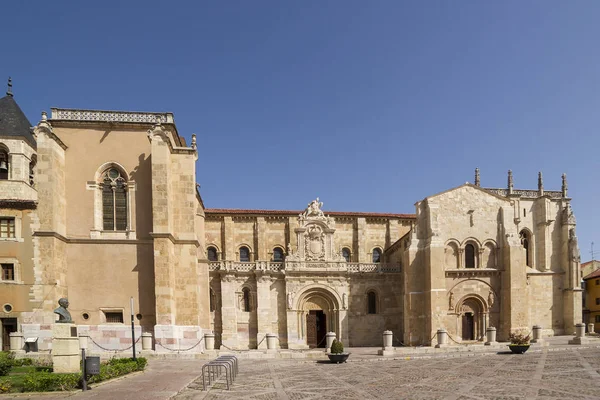 Basílica de San Isidoro, León, España . —  Fotos de Stock