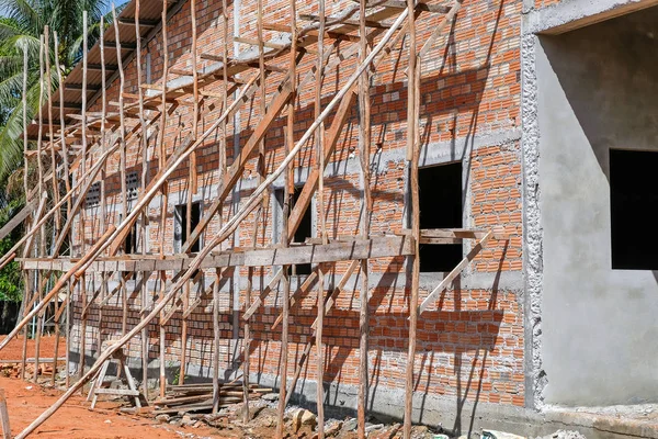 Wood Scaffolding House Builder — Stock Photo, Image