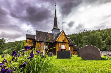 27 Temmuz 2015: Kvikne kilise, Norveç