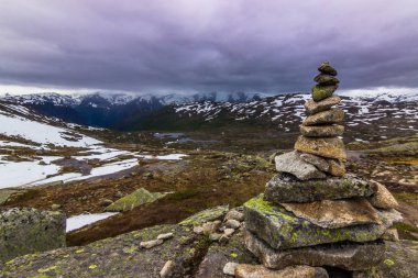 22 Temmuz 2015: Trolltunga, Norveç'e yol Hiking