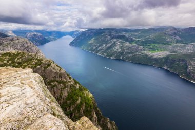 20 Temmuz 2015: Minber Ro gördün Lysefjord Panoraması