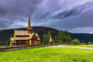 24 Temmuz 2015: kilise Lom Lom, Norveç şehir içinde çıta