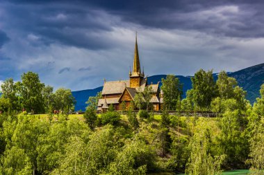 24 Temmuz 2015: kilise Lom Lom, Norveç şehir içinde çıta