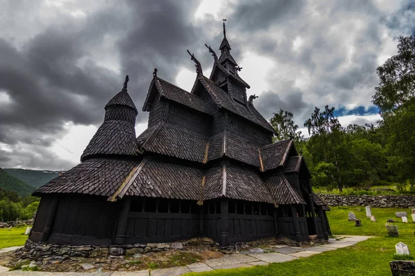 23 Temmuz 2015: Yan çıta Borgund Kilisesi, Norveç