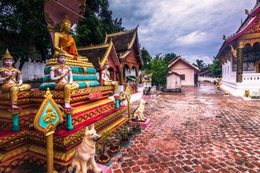 21 Eylül 2014: Ban Xang Hai, Laos tapınaklarda
