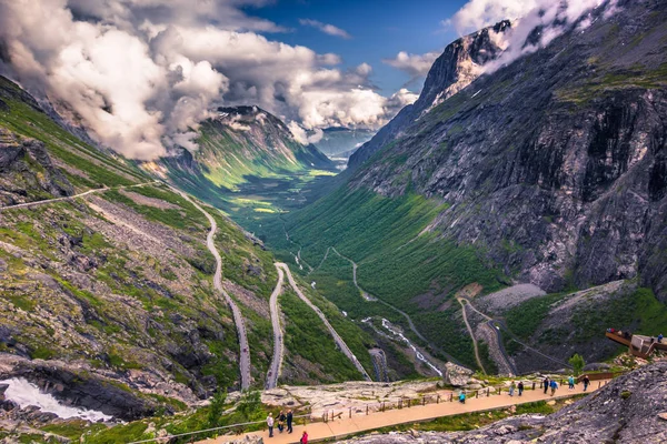 25 липня 2015: The Trollstigen road, Норвегія — стокове фото