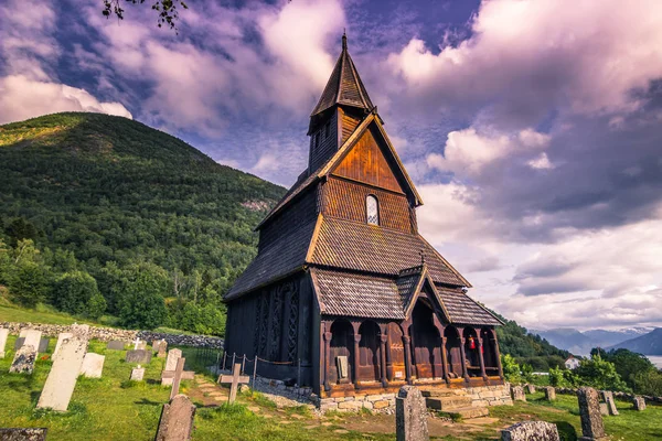 23 de julho de 2015: Igreja de Urnes Stave, site da UNESCO, em Ornes, Noruega — Fotografia de Stock