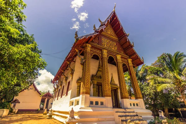 September 20, 2014: Buddhist temple in Luang Prabang, Laos — Stock Photo, Image