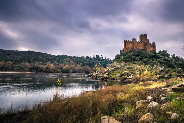 04 Ocak 2017: Panoramik Ortaçağ Kalesi Almourol, Portekiz — Stok fotoğraf