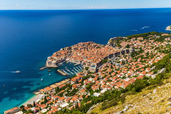 July 17, 2016: Panorama of Dubrovnik taken from a high viewpoint — Stock Photo, Image