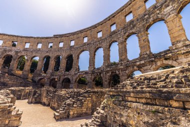 22 Temmuz 2016: Pula amfitiyatro duvarlarının