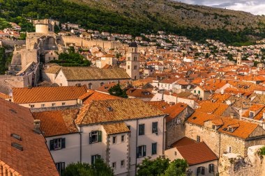 16 Temmuz 2016: Dubrovnik şehir eski şehir duvarlarından görülen evlerin