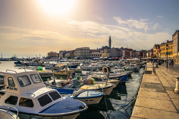 22 Temmuz 2016: Rovinj, Hırvatistan'tekneler yanaştı