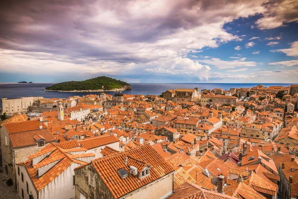 July 16, 2016: Panoramic view of Dubrovnik — Stock Photo, Image