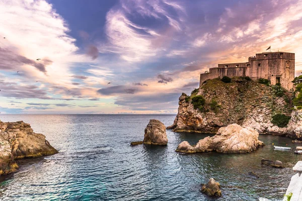 July 16, 2016: Saint Lawrence fortress at dusk in the city of Dubrovnik, Croatia — Stock Photo, Image