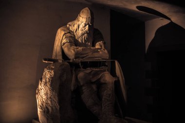 03 Aralık 2016: Altın heykel, Holger Danske Kronborg Kalesi'ne içinde