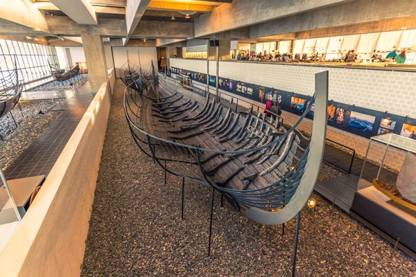 December 04, 2016: A viking longship inside the Viking Ship Muse — Stock Photo, Image