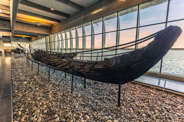 04 de dezembro de 2016: Um navio Viking dentro do Museu do Navio Viking o — Fotografia de Stock