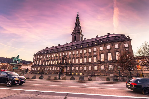 02 de diciembre de 2016: Palacio de Christianborg en Copenhague, Dinamarca — Foto de Stock